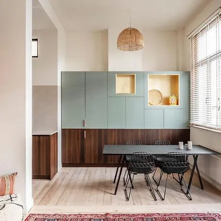 Gezellig Gerenoveerd Herenhuis In Het Centrum Apartment